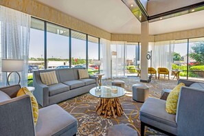 Lobby - Best Western Ashbury Inn (La Grange)