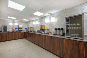 Free daily continental breakfast 