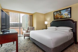 Premium bedding, in-room safe, desk, soundproofing - Courtland Grand Hotel, Trademark Collection by Wyndham (Atlanta)