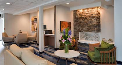 Fairfield Inn & Suites by Marriott Arlington Six Flags