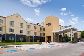 Front of property - Fairfield Inn & Suites by Marriott Arlington Six Flags (Arlington)
