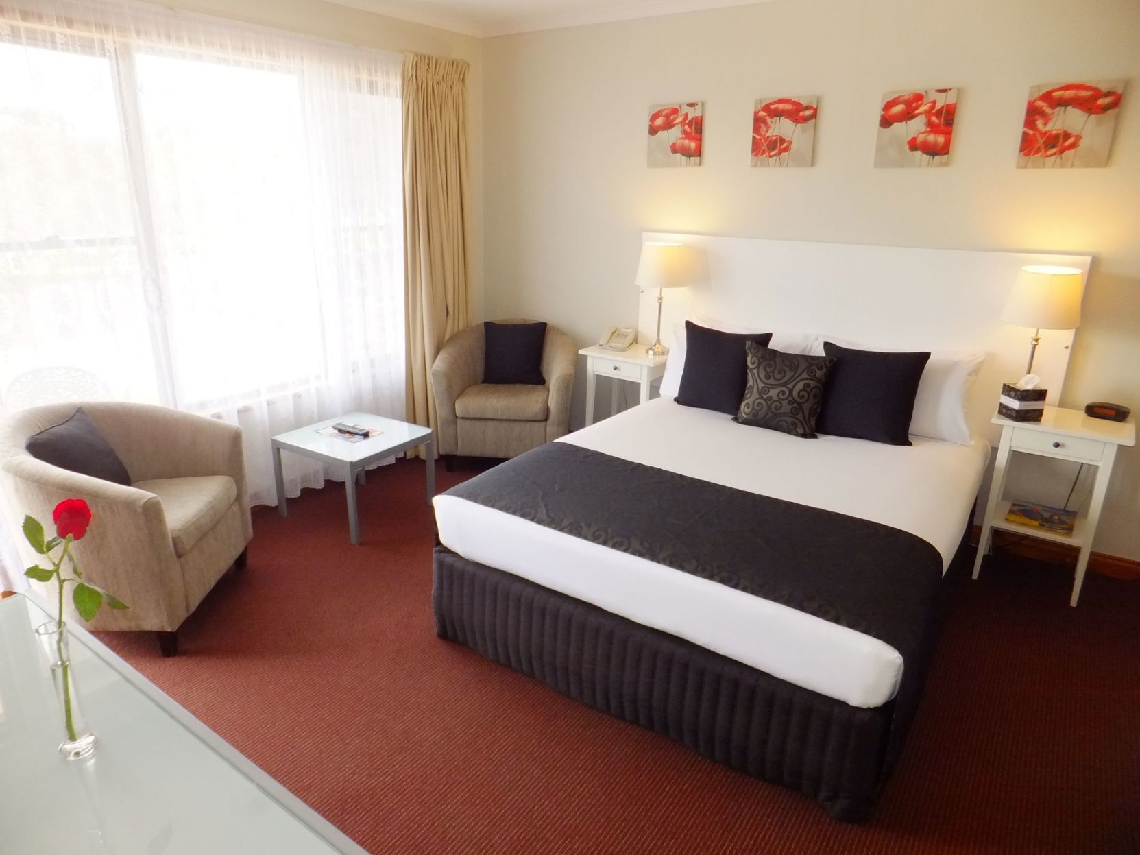 Ropa de cama de alta calidad y escritorio 