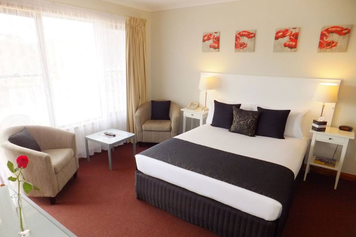 Ropa de cama de alta calidad y escritorio