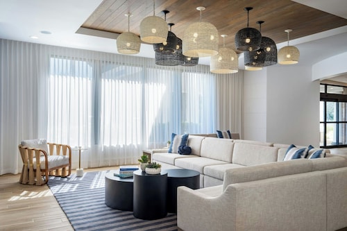 Delta Hotels by Marriott™ Jacksonville Deerwood