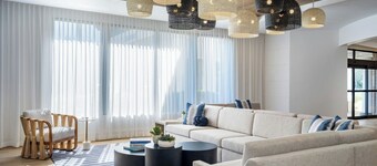 Delta Hotels by Marriott™ Jacksonville Deerwood