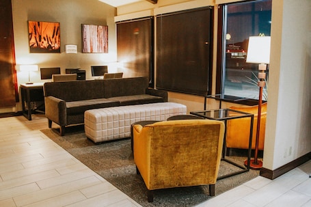 Lobby. Best Western Sunridge Inn & Conference Center