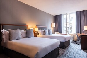 Premium bedding, minibar, in-room safe, individually decorated - Crowne Plaza Paris Republique by IHG (Paris)