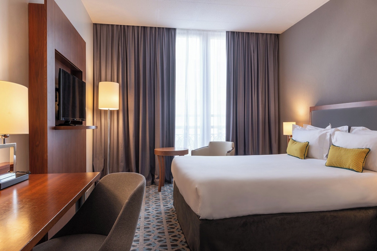 Standard Room | Premium bedding, minibar, in-room safe, desk