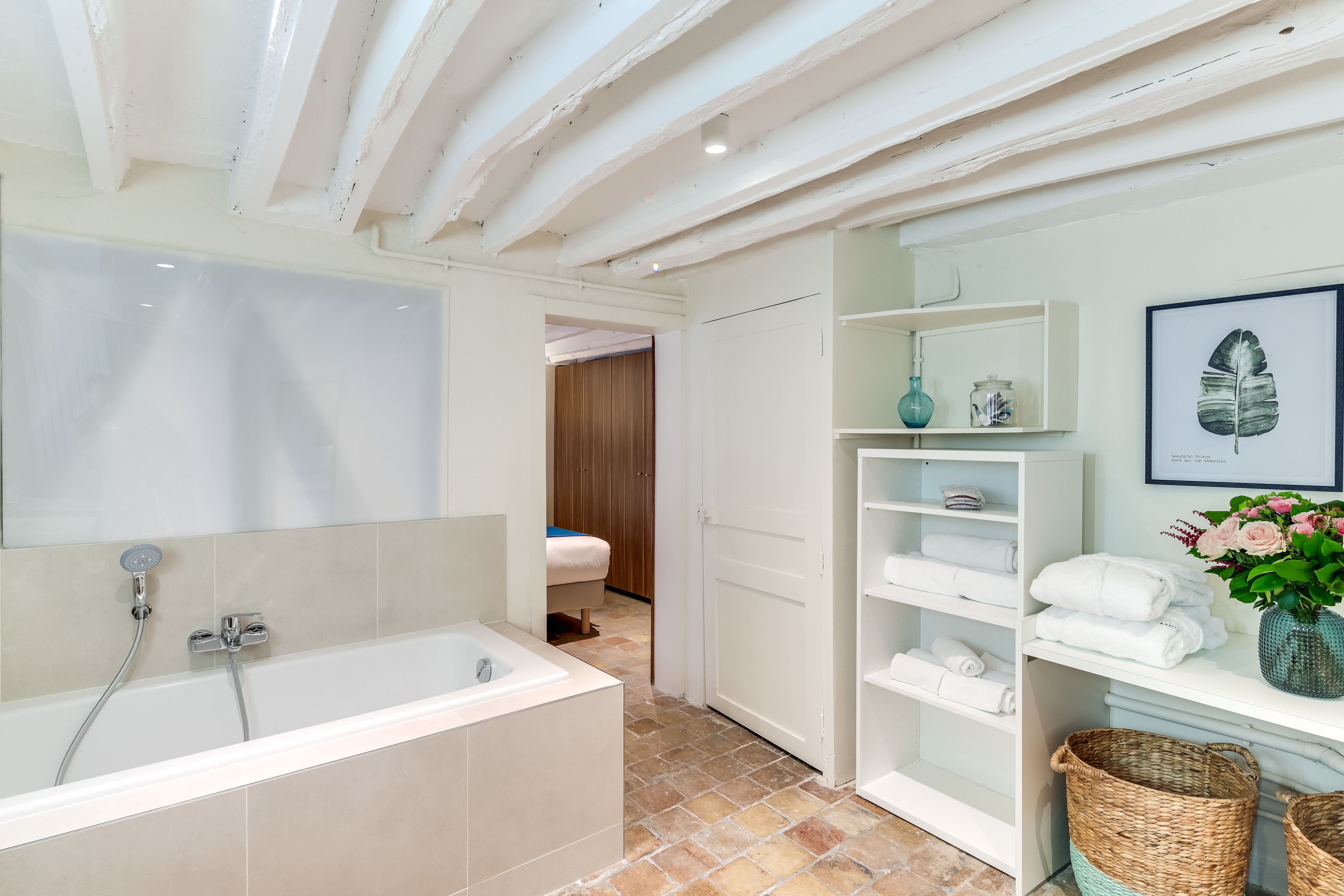 apartment, 2 bedrooms (opera duplex 538 sq. ft.) | bathroom | eco-friendly toiletries, hair dryer, towels