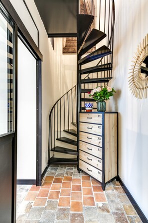 Apartment, 2 Bedrooms (Opera Duplex 538 sq. ft.) | Staircase