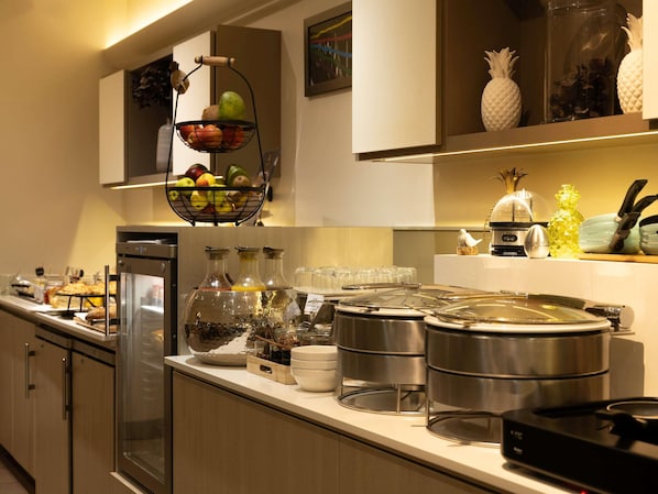 Daily buffet breakfast (EUR 20 per person)