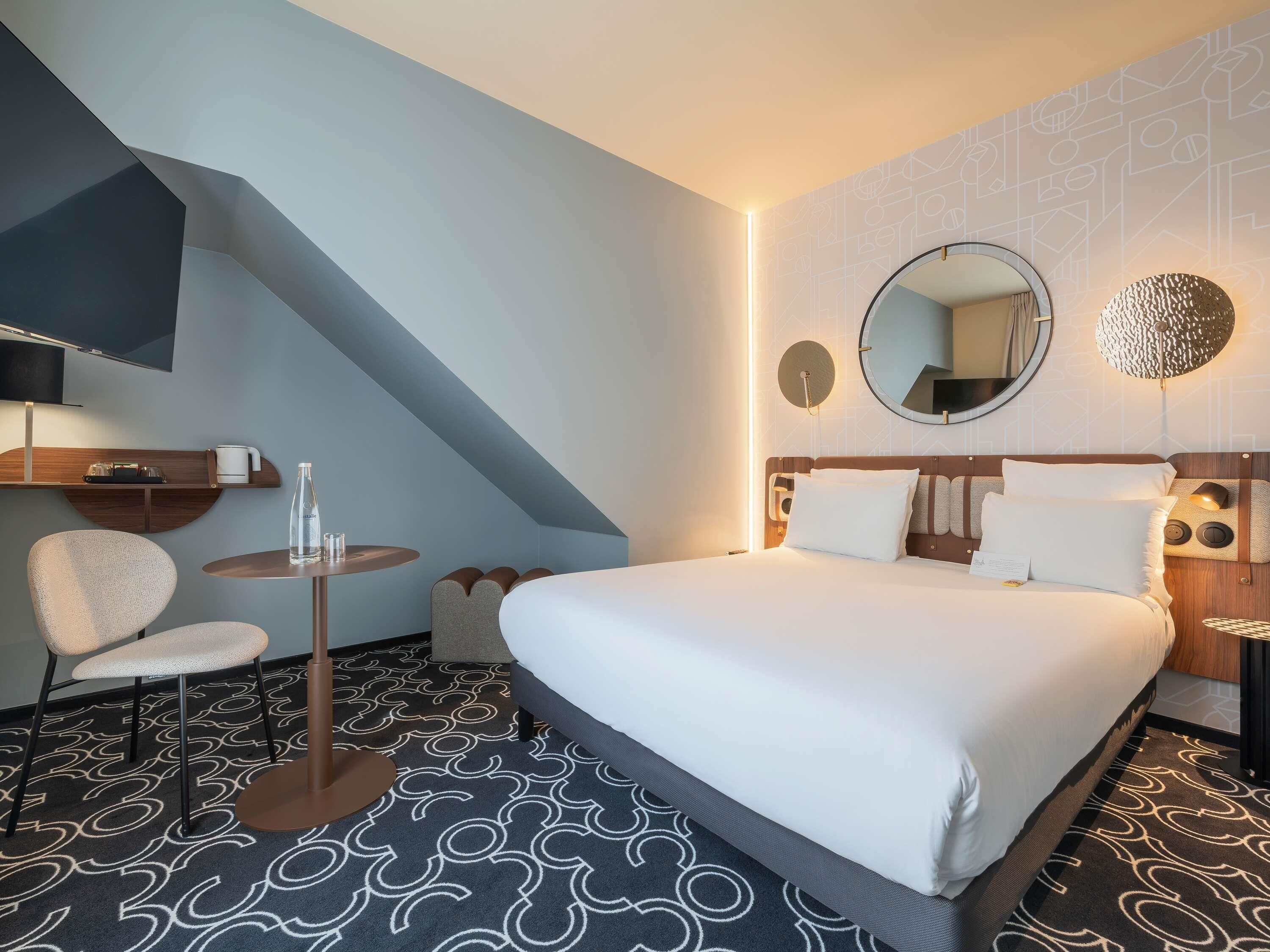 クラシック ルーム ダブルベッド 1 台 | 高級寝具、セーフティボックス (室内)、遮光カーテン、防音設備