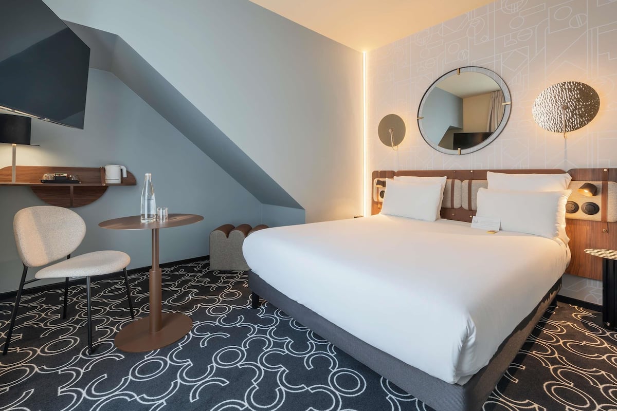 Classic Room, 1 Double Bed | Premium bedding, in-room safe, blackout drapes, soundproofing