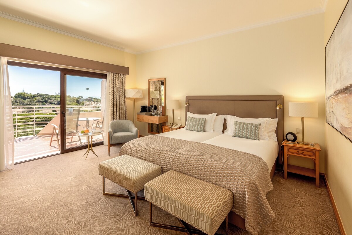 Minibar, in-room safe, desk, blackout curtains