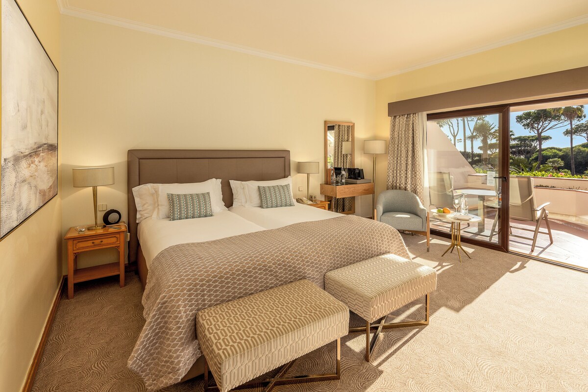 Minibar, in-room safe, desk, blackout curtains