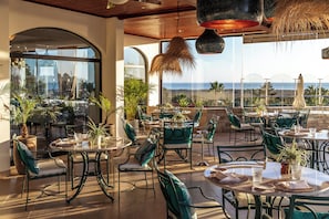 2 restaurants, breakfast, lunch, dinner served; Italian cuisine