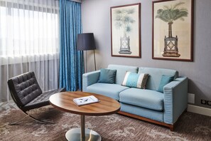 Premium bedding, minibar, in-room safe, desk - Holiday Inn Nice by IHG (Nice)