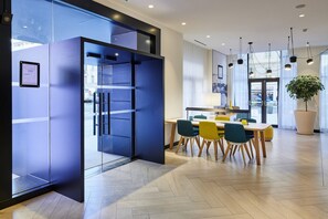 Exterior - Holiday Inn Nice by IHG (Nice)