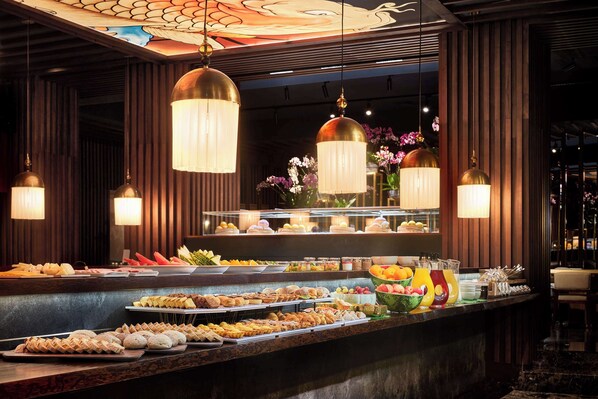 Lunch and dinner served, Japanese cuisine