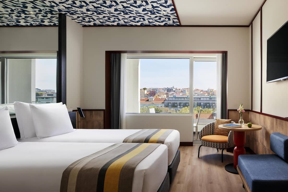 1 bedroom, minibar, desk, blackout curtains
