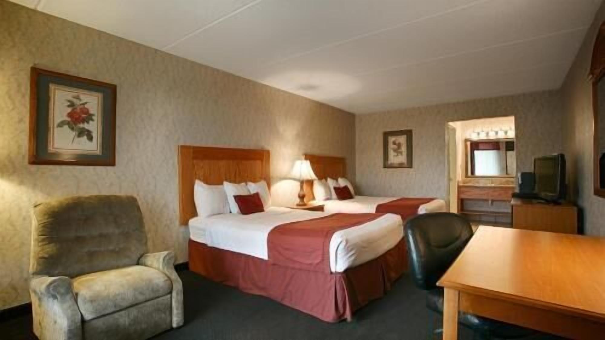 Iron/ironing board, free cribs/infant beds, rollaway beds, free WiFi