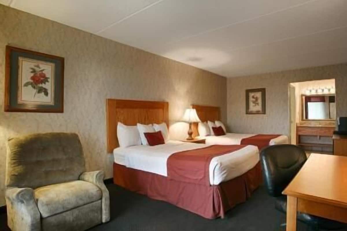 Iron/ironing board, free cribs/infant beds, rollaway beds, free WiFi