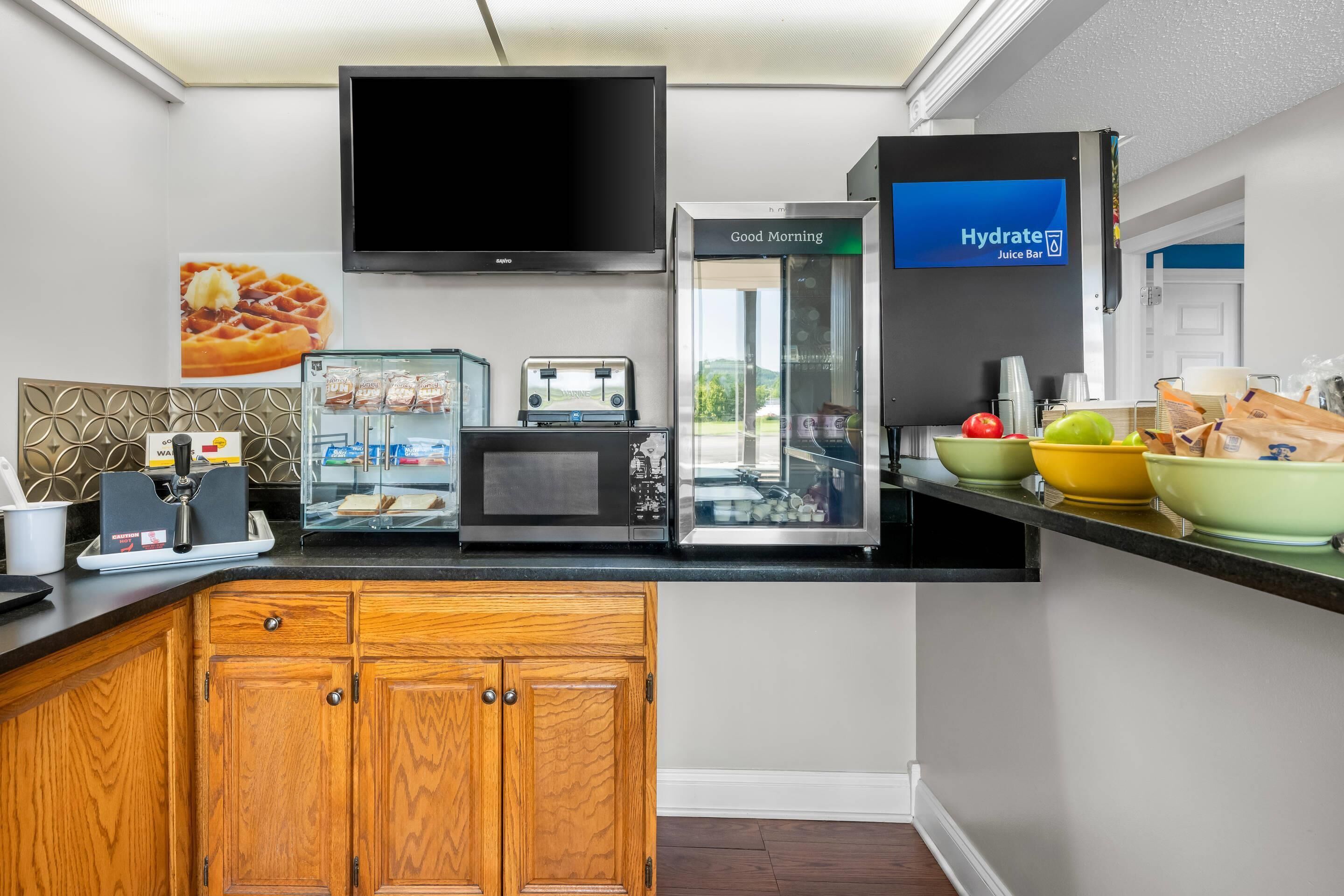 Free daily continental breakfast