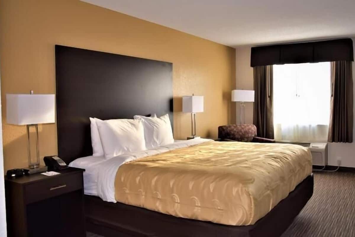 مكواة/لوح كي وواي فاي مجانًا وملاءات أسرّة