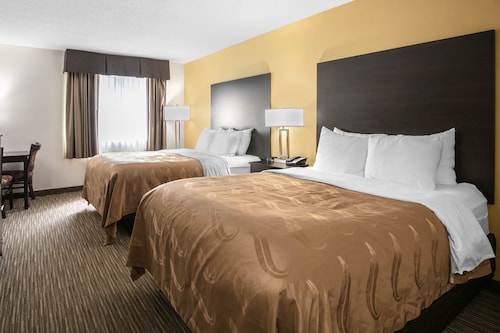Quality Inn & Suites Metropolis I-24