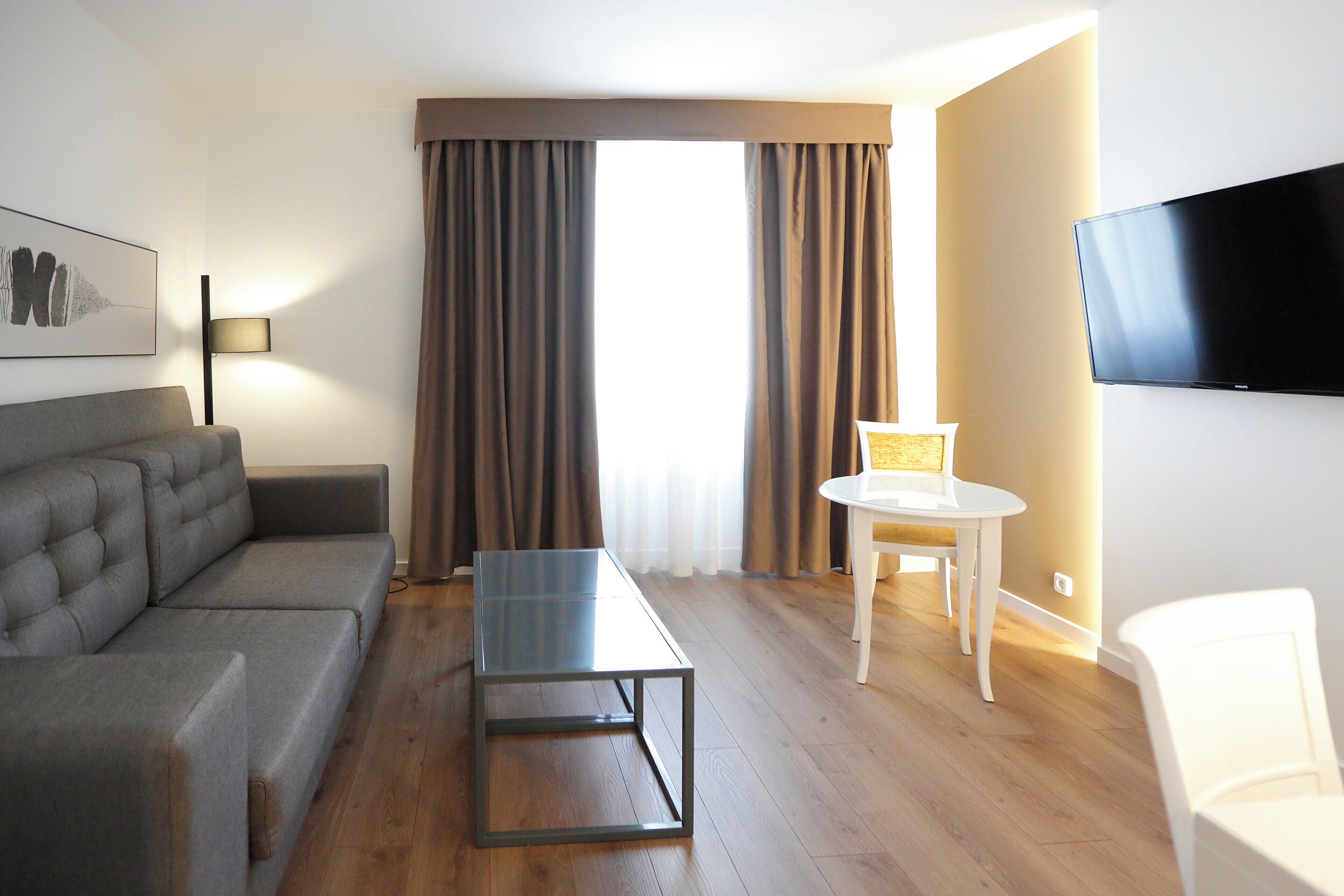 1 bedroom, minibar, in-room safe, desk