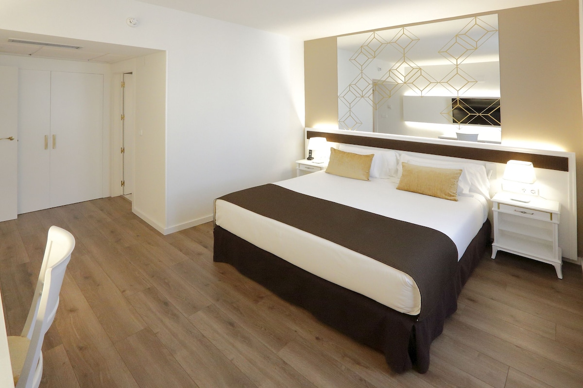 1 bedroom, minibar, in-room safe, desk