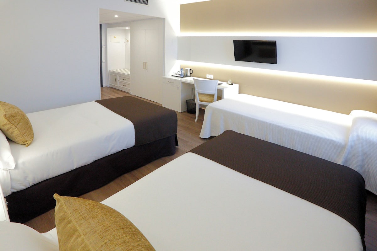 1 bedroom, minibar, in-room safe, desk