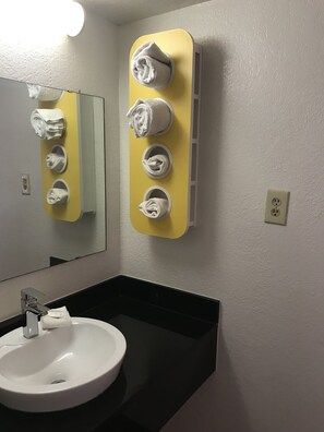Bathroom sink