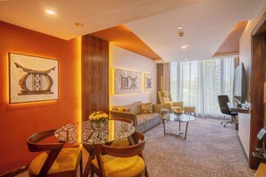1 bedroom, premium bedding, memory-foam beds, in-room safe