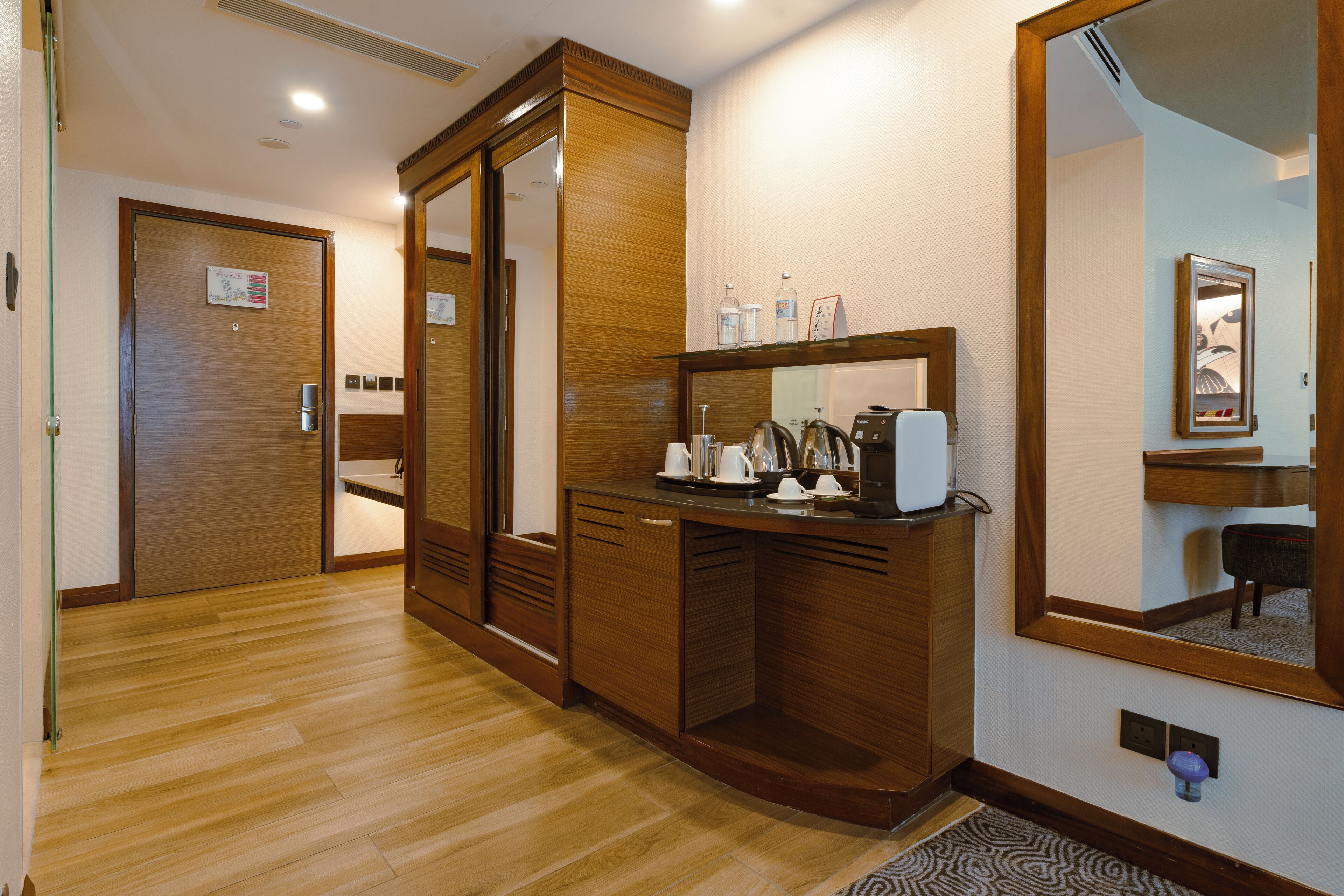 studio suite | living area | led tv