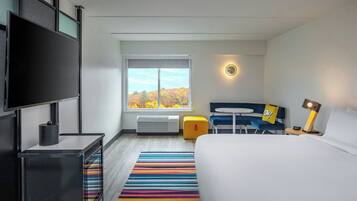 Premium bedding, in-room safe, desk, laptop workspace