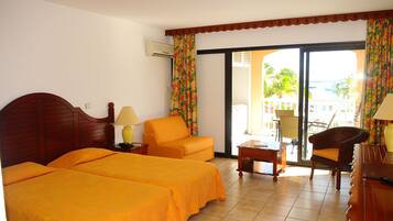 Studio | Zimmersafe, Schreibtisch, Verdunkelungsvorhänge, Bügeleisen/Bügelbrett