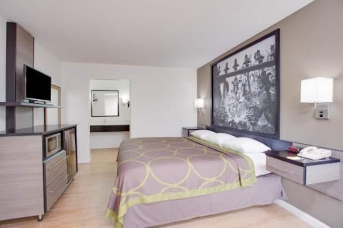 In-room safe, desk, iron/ironing board, free cribs/infant beds