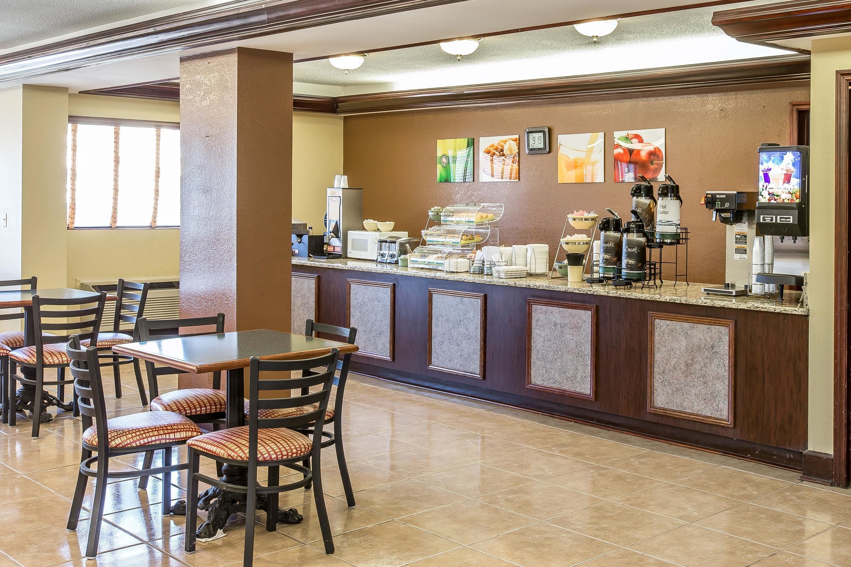 فطور قائم على الخدمة الذاتية مجانًا يوميًا