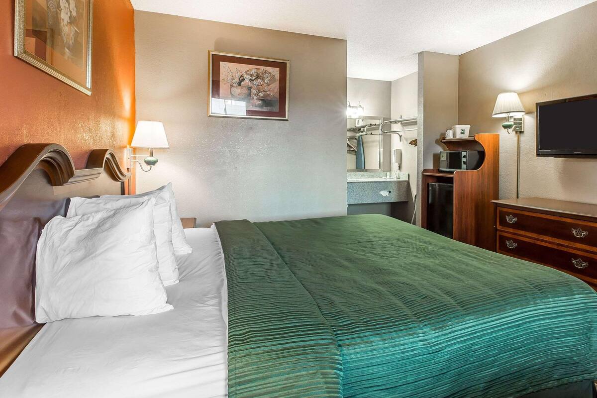Blackout drapes, iron/ironing board, rollaway beds (surcharge)