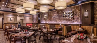 巴拉諾夫市中心飯店 - 貝斯特韋斯特辛尼雀精選系列