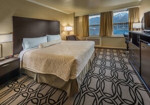 Bộ đồ giường kháng dị ứng, bàn, màn/rèm cản sáng 