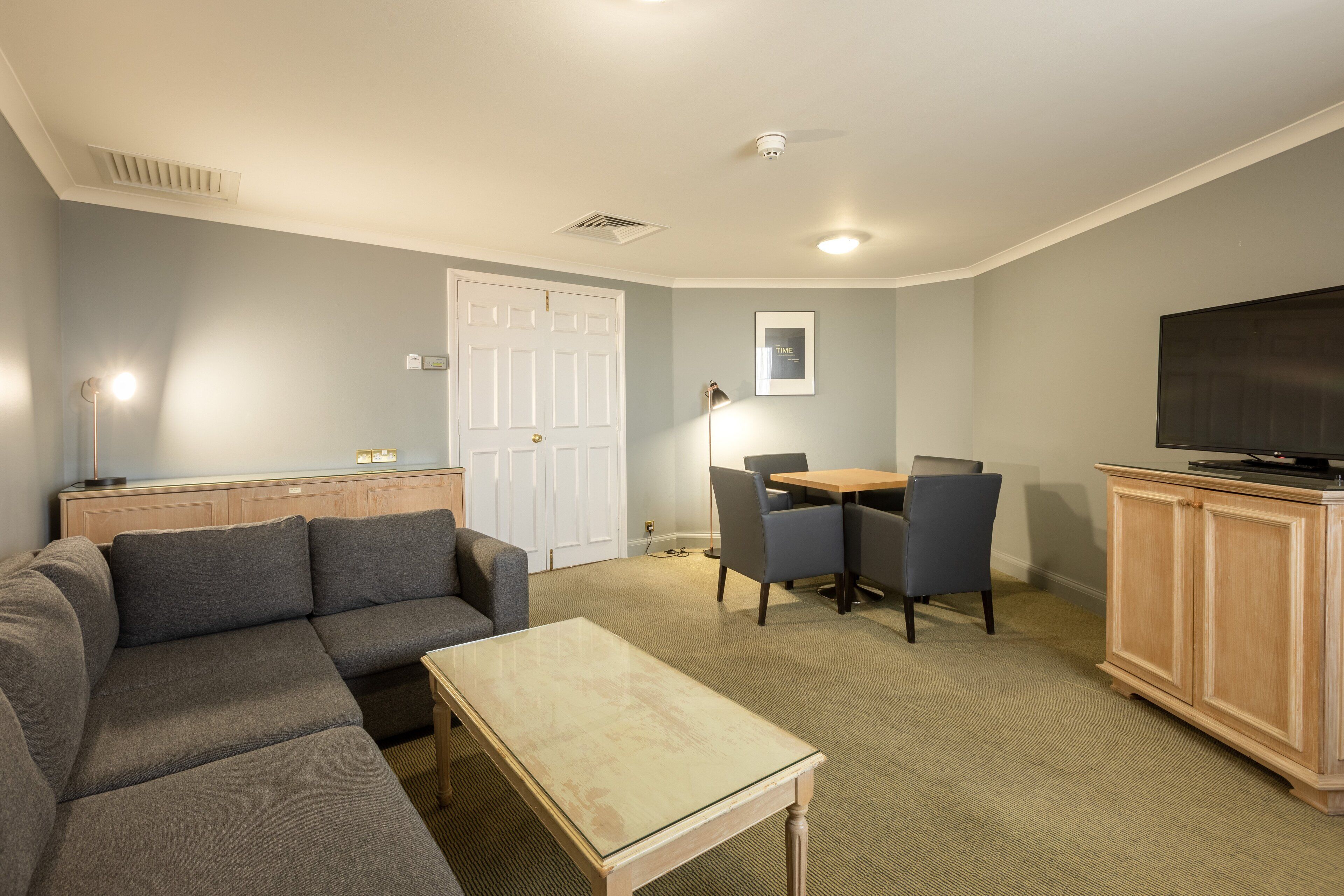 Photo - Holiday Inn London - Sutton by IHG
