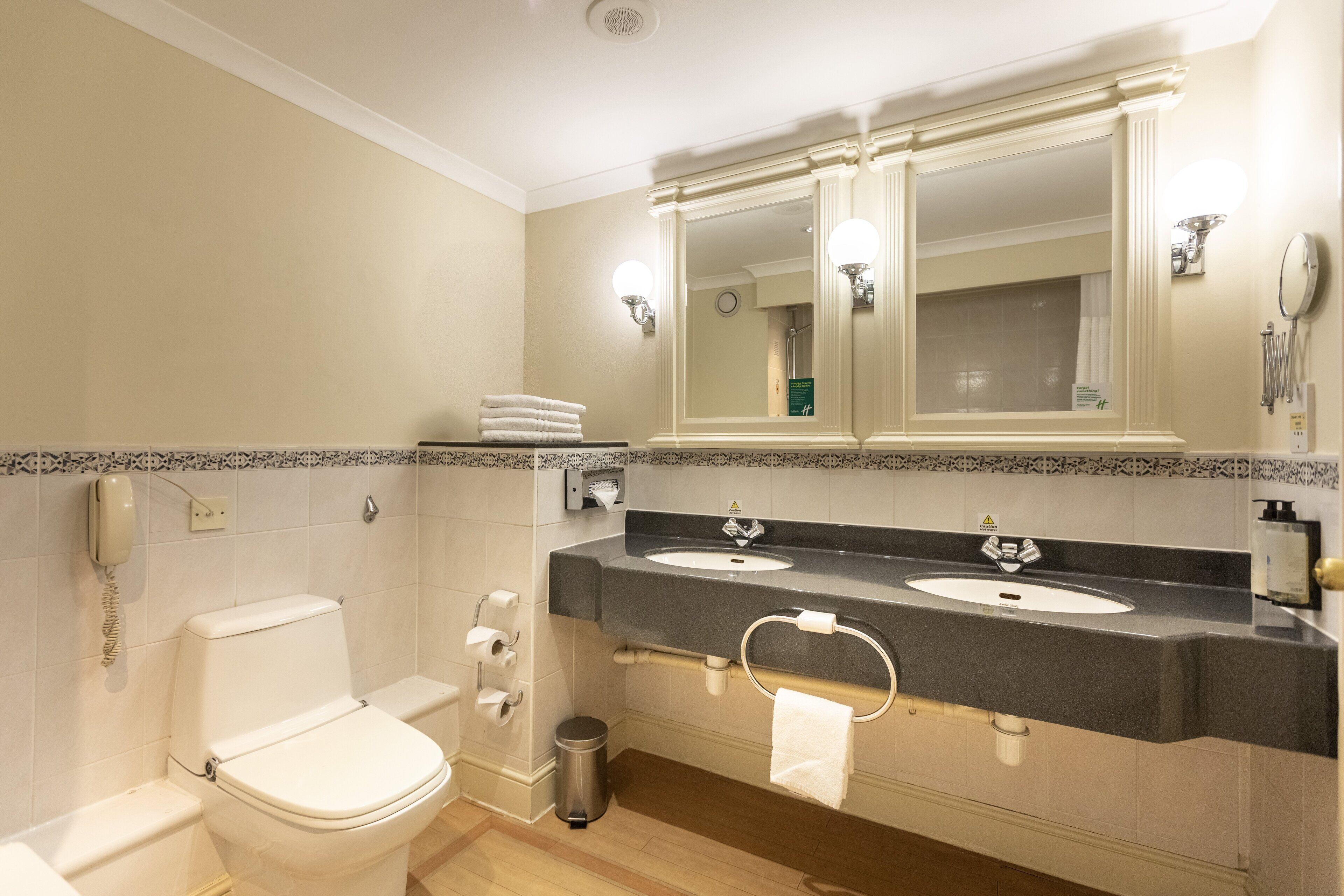 Combined shower/bathtub, eco-friendly toiletries, hair dryer, towels