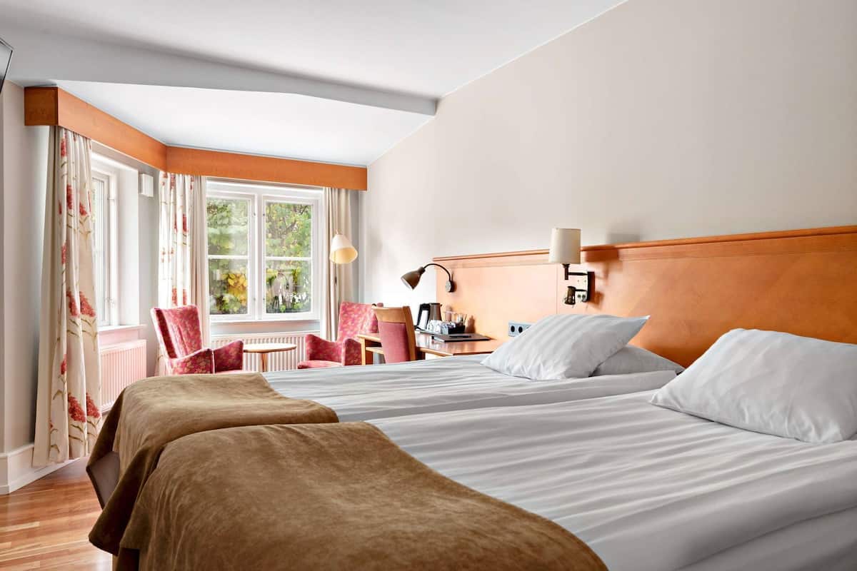 In-room safe, individually decorated, individually furnished, desk