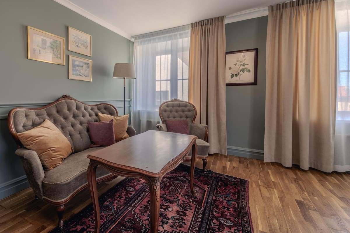 1 bedroom, in-room safe, individually decorated, individually furnished