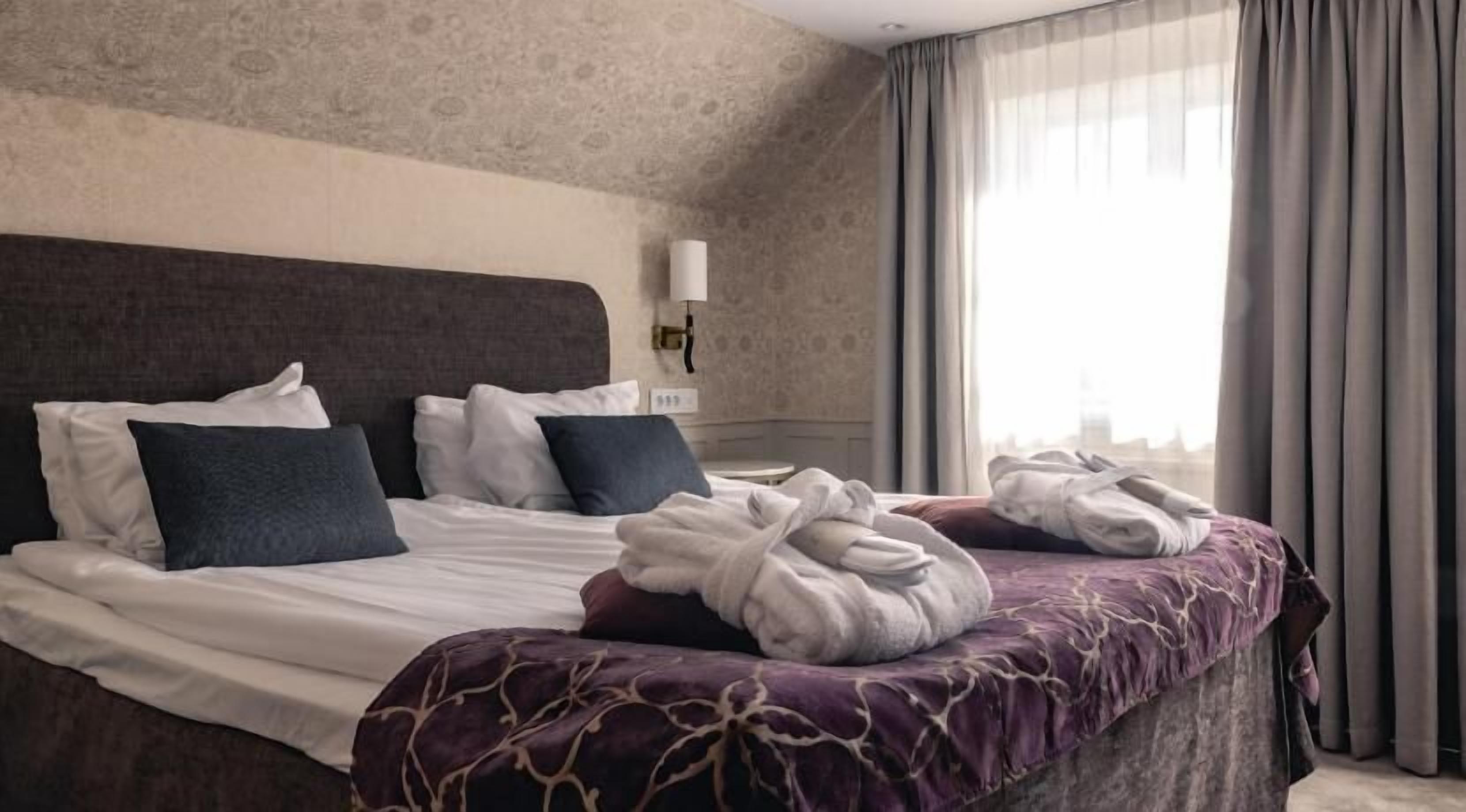 In-room safe, individually decorated, individually furnished, desk
