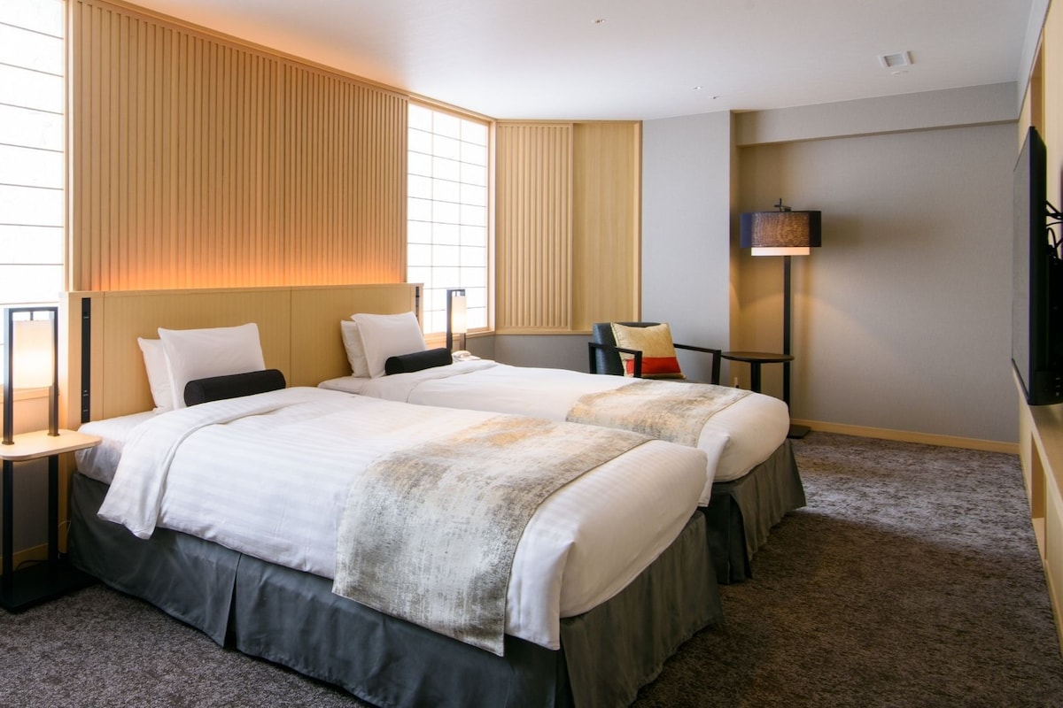 Premier Western-style Room