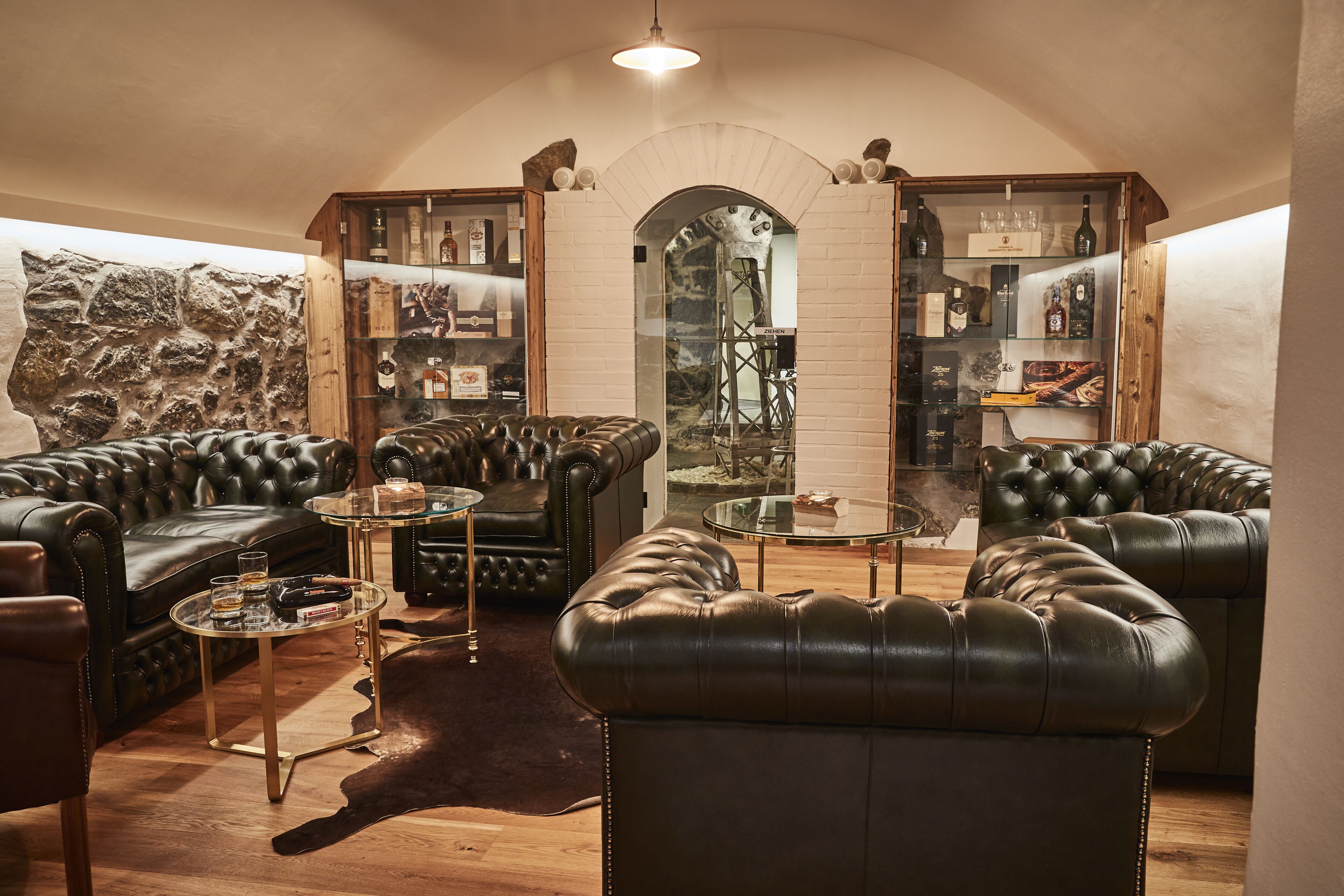 Bar lounge