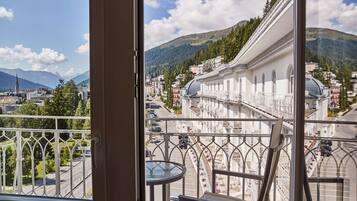 Superior Single Room, 1 Twin Bed | Hypo-allergenic bedding, minibar, in-room safe, desk